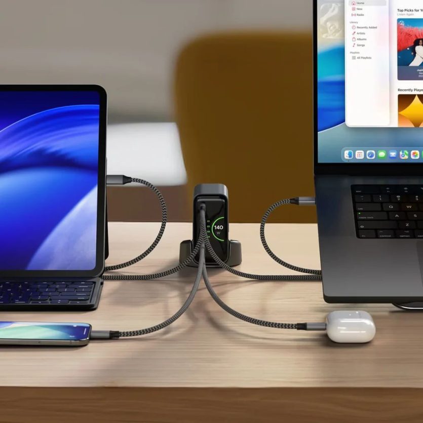 Вертикальне положення зарядного пристрою Satechi Chargeview 140W