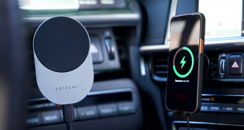 Satechi Qi2 Wireless Car Charger - автомобільний тримач і зарядка для iPhone