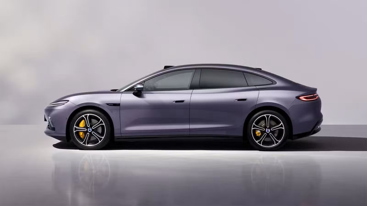 BYD Denza Z9S кидає виклик Xiaomi SU7: до 1100 км запасу ходу та 1194 к.с.